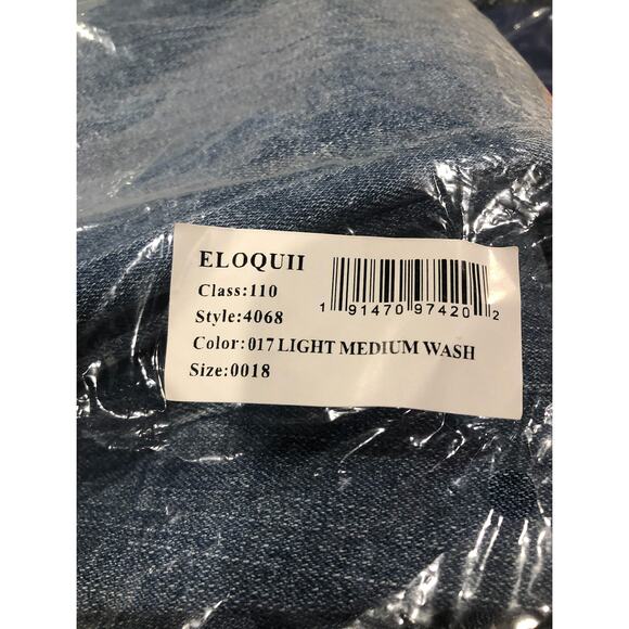 NWT NEW‎ Eloquii Classic Fit Stretch Denim Mom Jean Denim Jeans Distressed - Picture 15 of 16